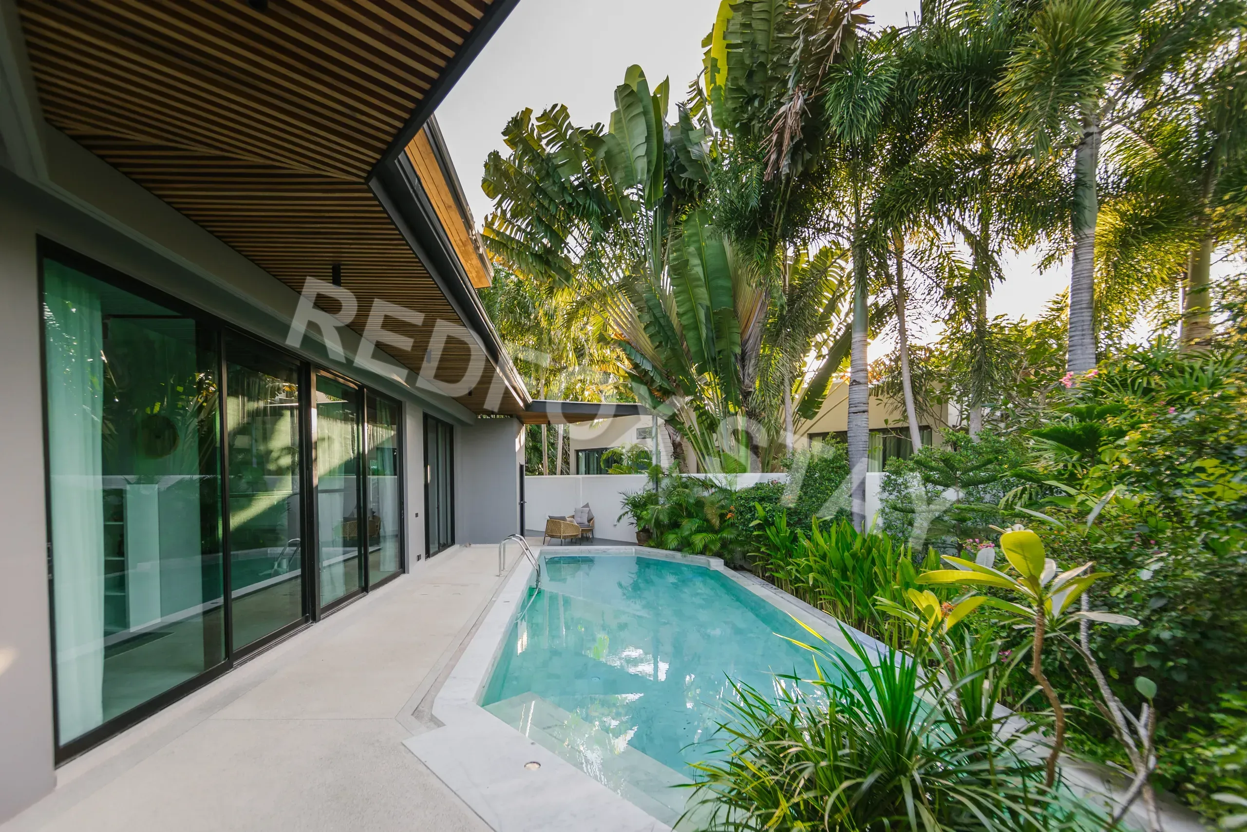 Вилла Baan Bua с бассейном — 4 спальни (BBT-13), Най Харн, Пхукет Monthstayz Thailand by Goldstar Group